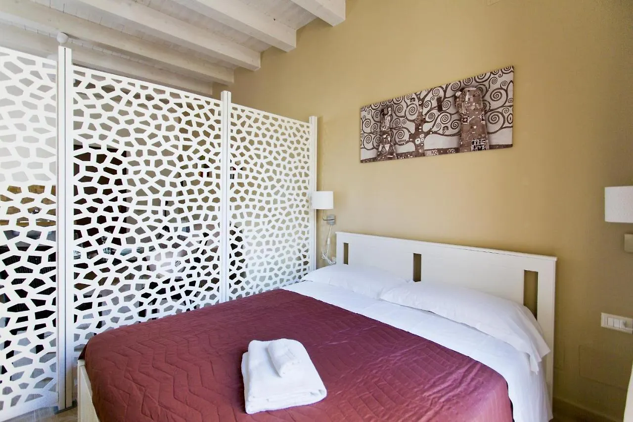 Greek Apartments Palermo 0*,  Italien